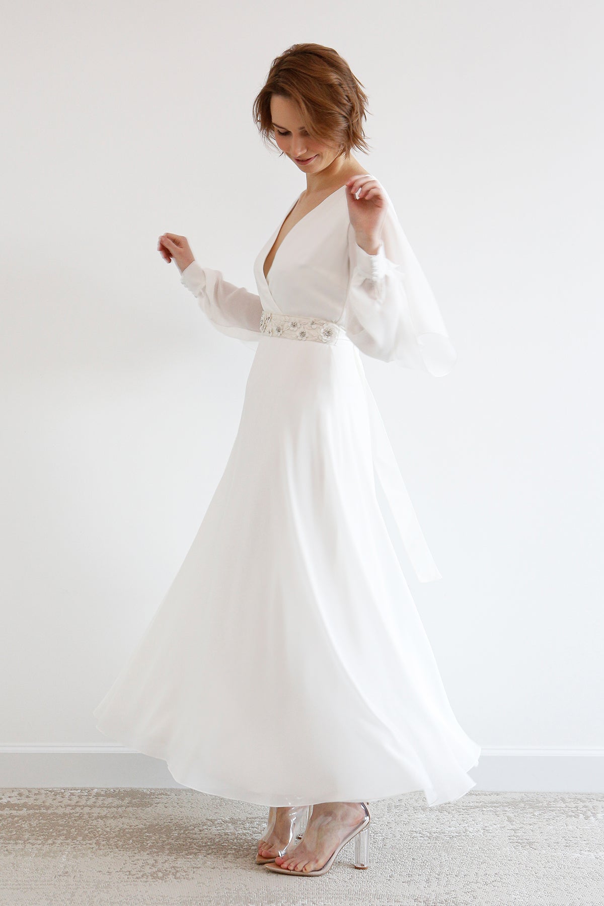 Simple wedding dress/Olga