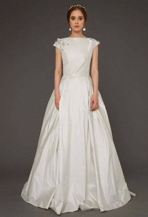 Bohemian wedding dress with pockets, short sleeves/ IVI