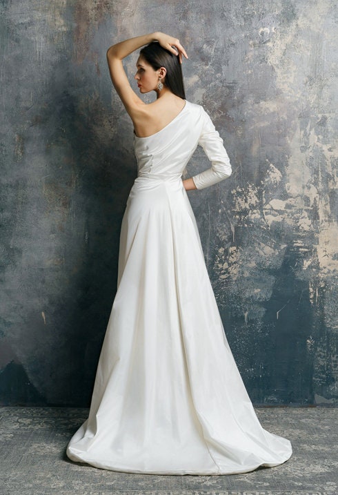 Modern wedding dress/ Ariadna