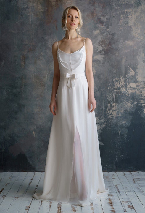 Simple wedding dress, alternative/ Aster
