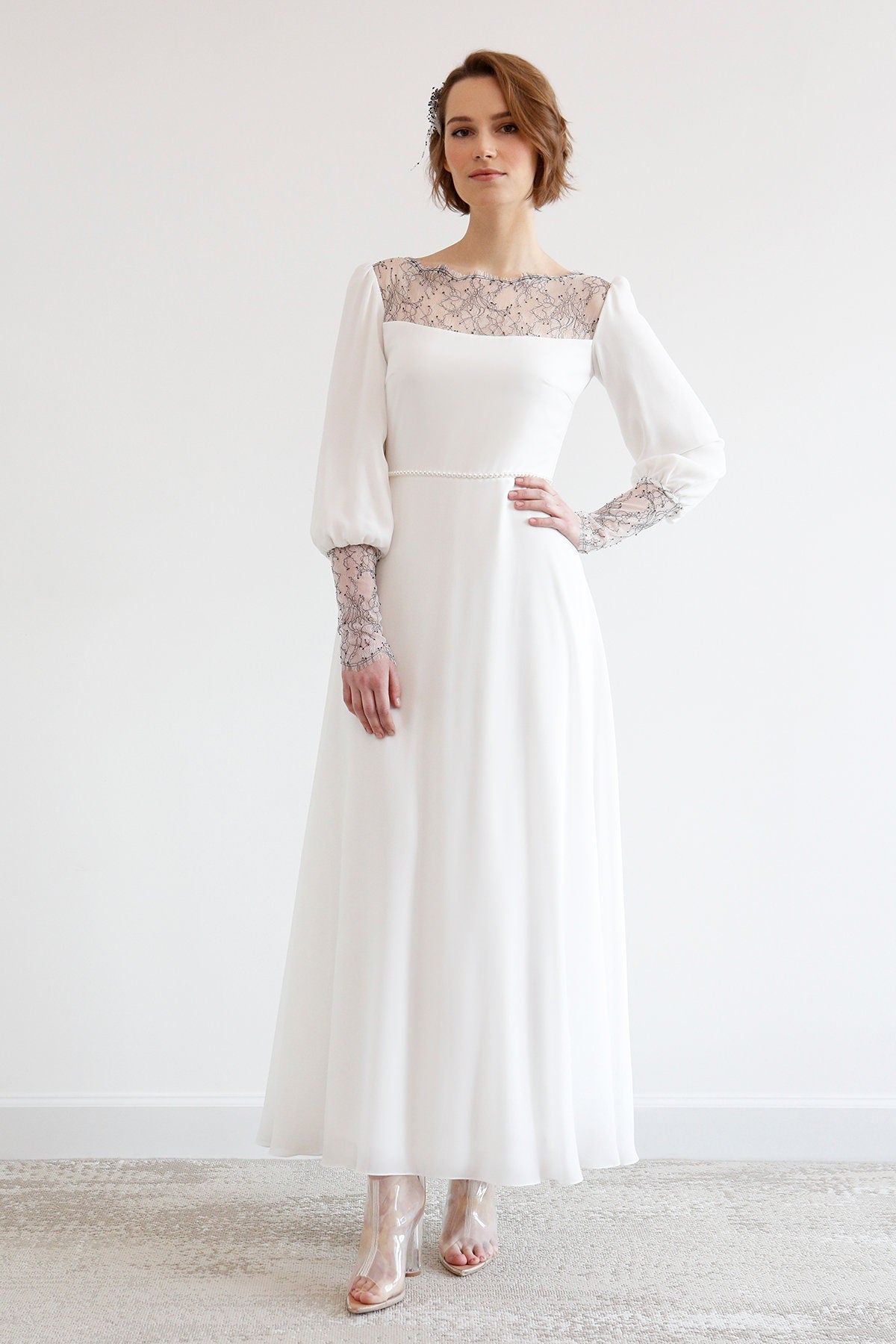 Modest wedding dress/ Leda