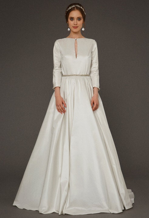 Long sleeve wedding dress/ Ekdera